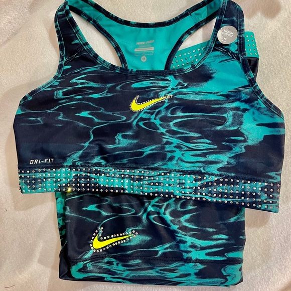 Nike pro set with bling - Picture 2 of 4